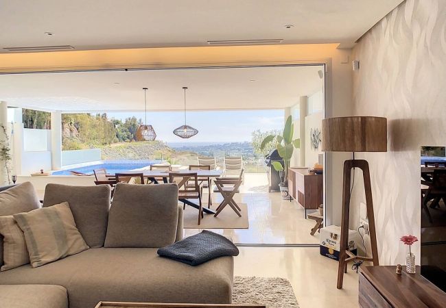 Apartamento en Nueva andalucia - Apartamento de 2 dormitorios con fantásticas vistas al mar en La Morelia