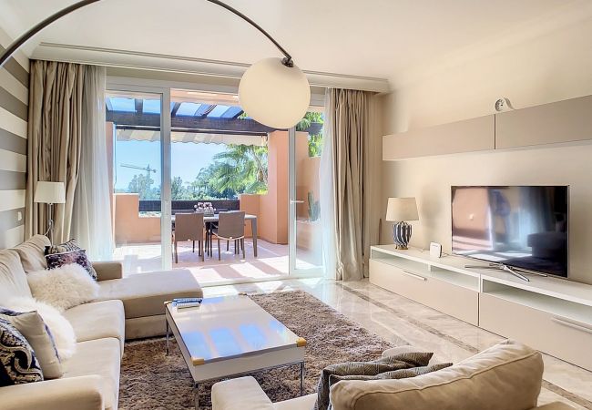 Apartment in Nueva andalucia - Two bedroom apartment in Alminar de Marbella