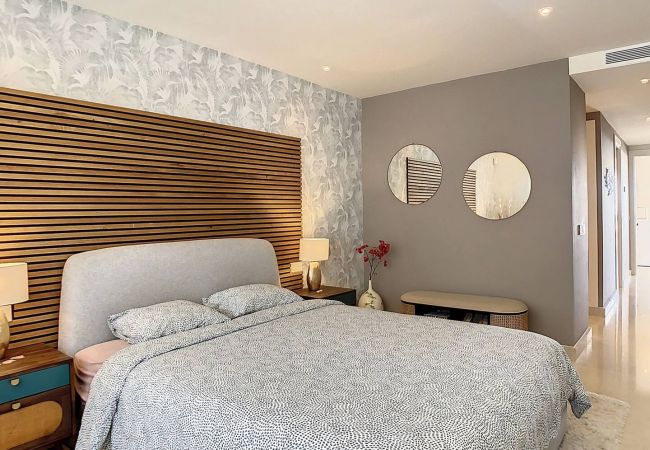 Apartment in Nueva andalucia - 2 bedrooms apartment with fantastic sea views in La Morelia