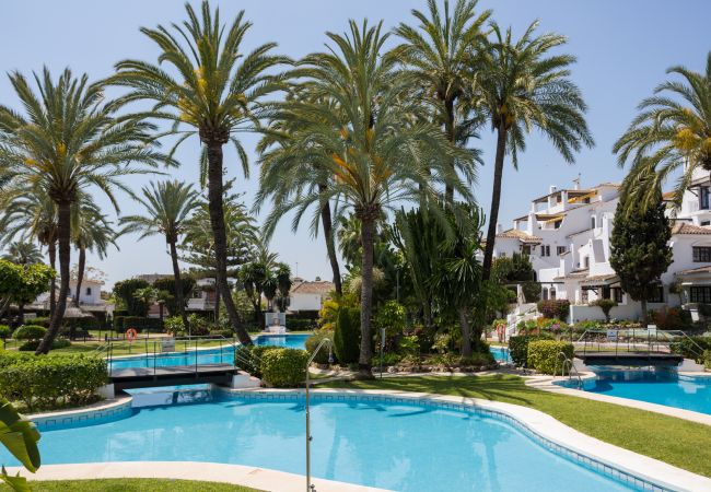 Apartment in Marbella - 3 bed Puerto Banus with seaview