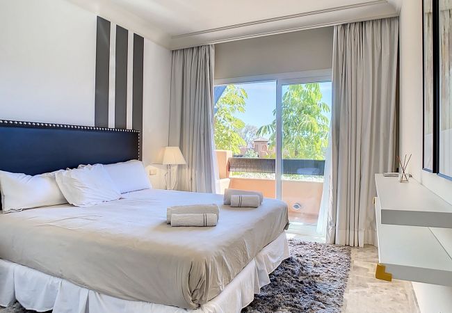 Lägenhet i Nueva andalucia - två somrums Lägenhet i Alminar de Marbella